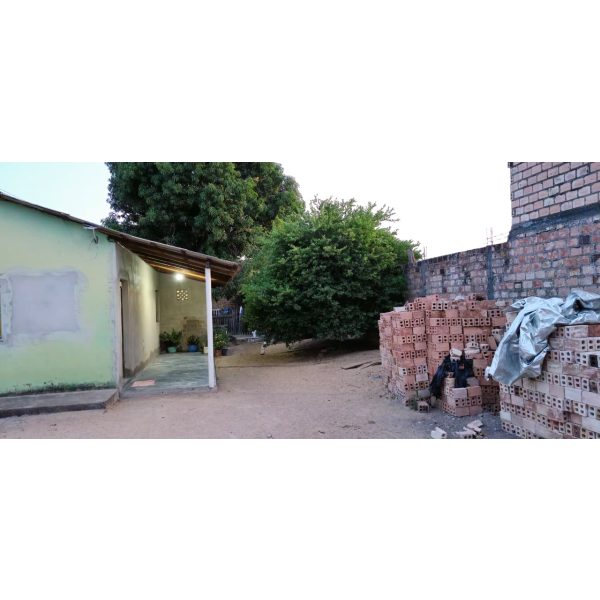 Vende-se casa
