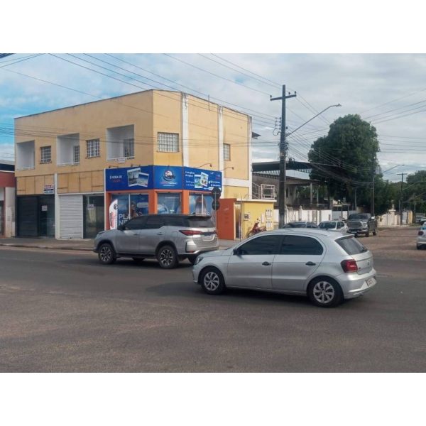 Aluga-se apartamento