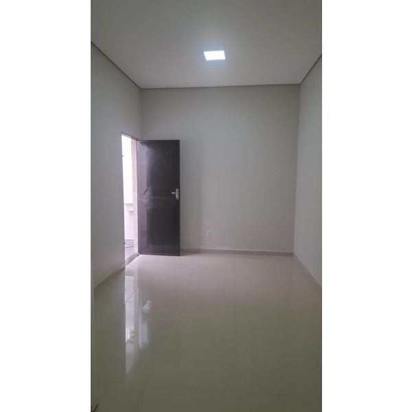 Aluga-se apartamento