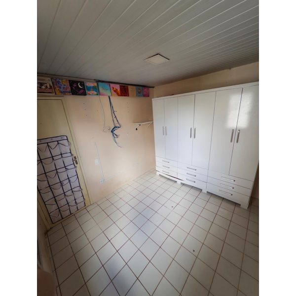 Aluga-se apartamento