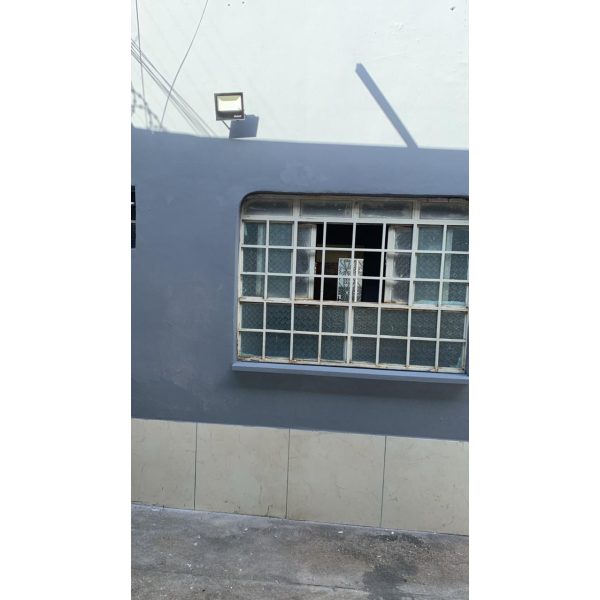 Aluga-se apartamento