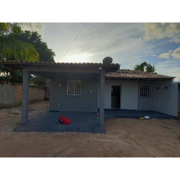 Aluga-se casa com 2 quartos no Cidade Satélite