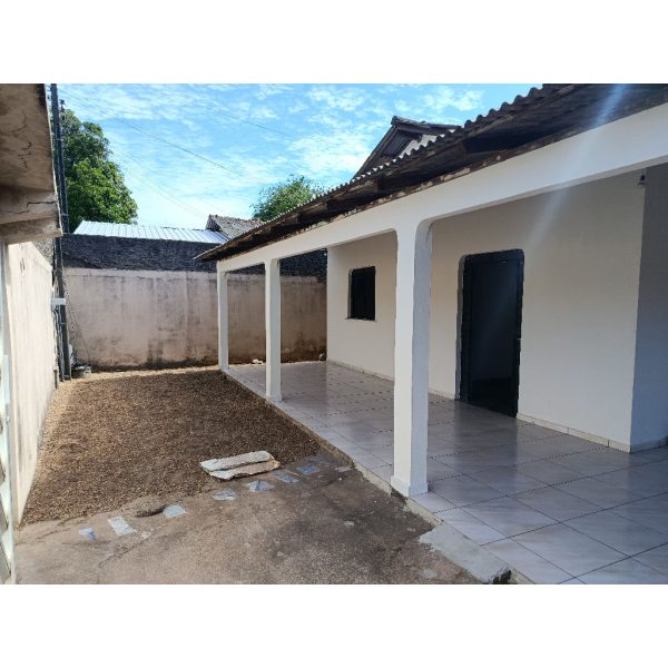 VENDE-SE NO BAIRRO BURITIS TERRENO 15X40 COM 3 CASAS MAIS UNA SUÍTE EM ANEXO