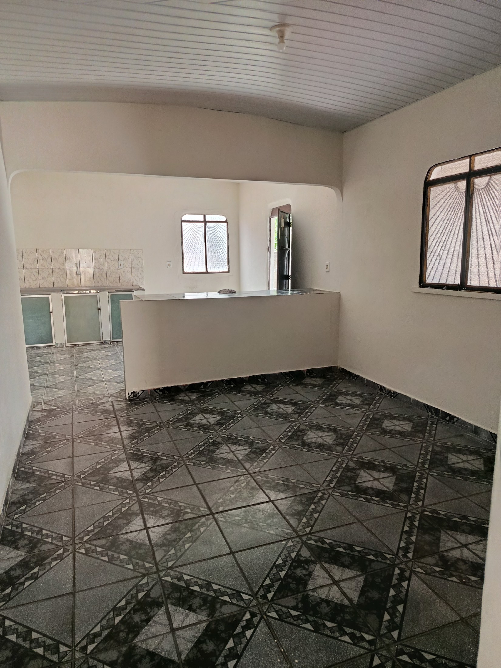 VENDE-SE TERRENO 15X40 NO BAIRRO BURITIS COM 3 CASAS MAIS UMA SUÍTE EM ANEXO