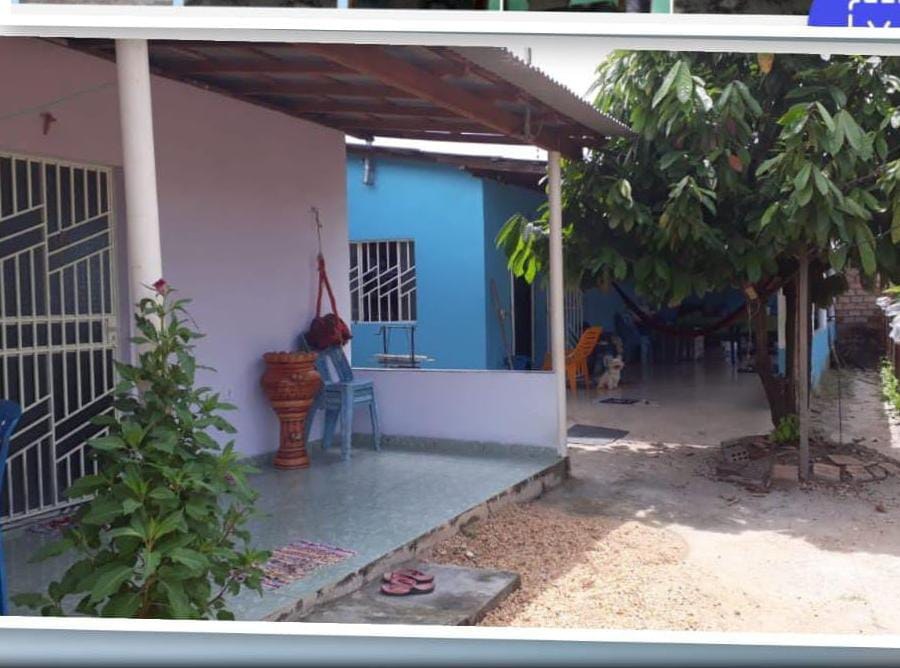 VENDE-SE TERRENO 15X40 NO BAIRRO BURITIS COM 3 CASAS MAIS UMA SUÍTE EM ANEXO