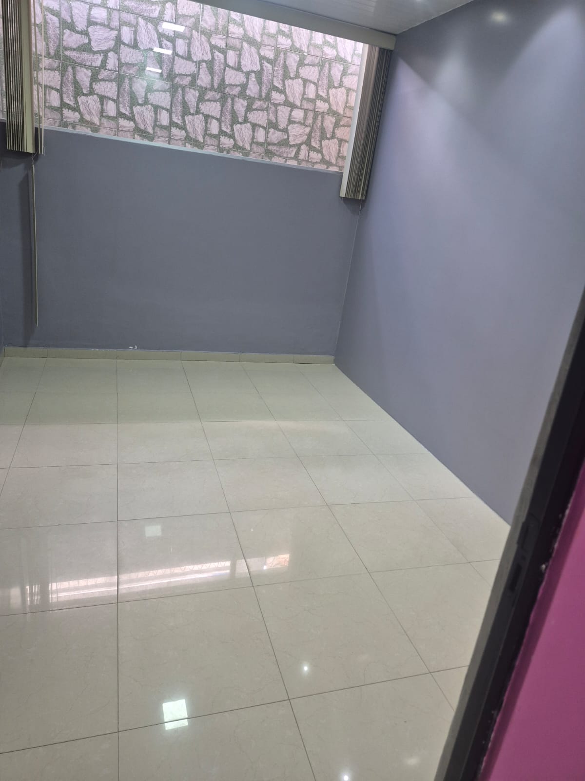 ALUGA-SE PONTO COMERCIAL