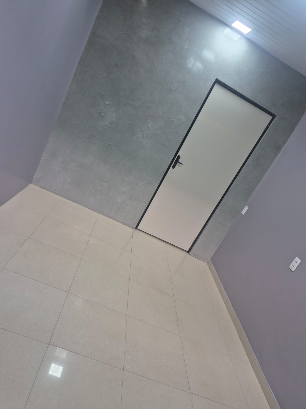 ALUGA-SE PONTO COMERCIAL