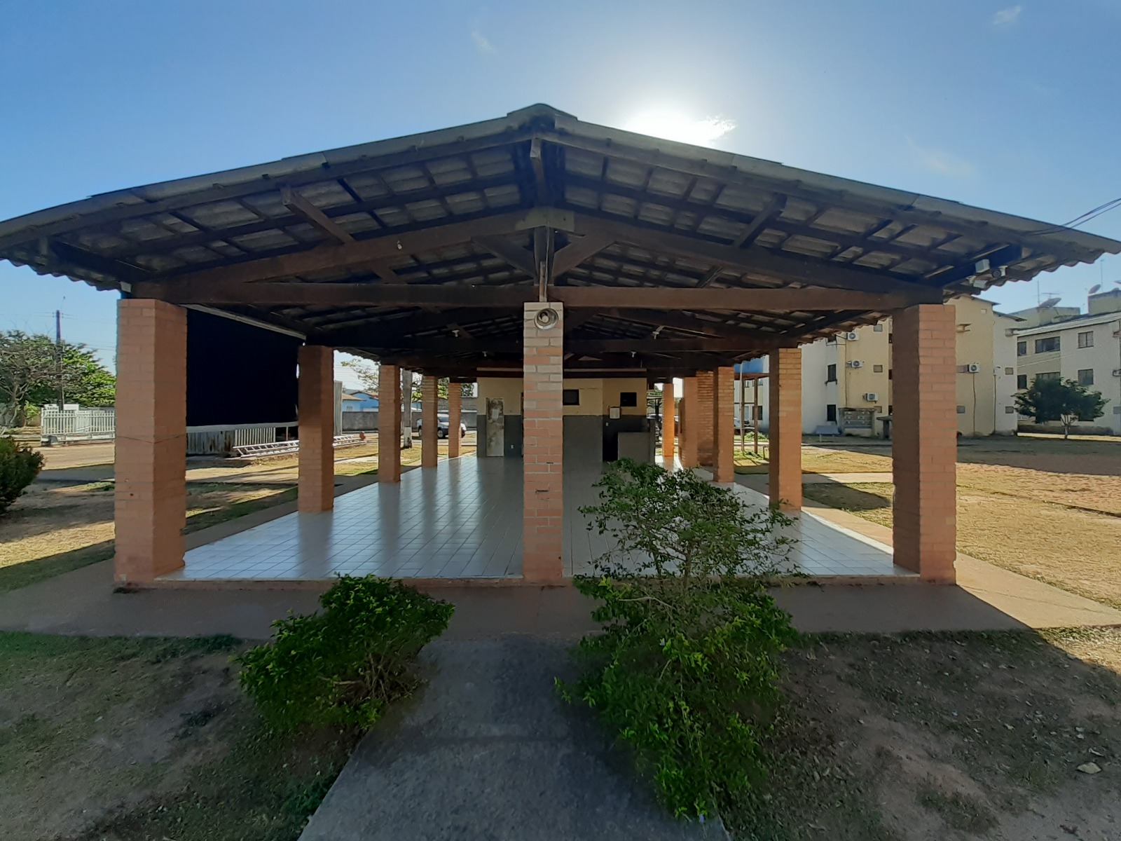 VENDE-SE APARTAMENTO