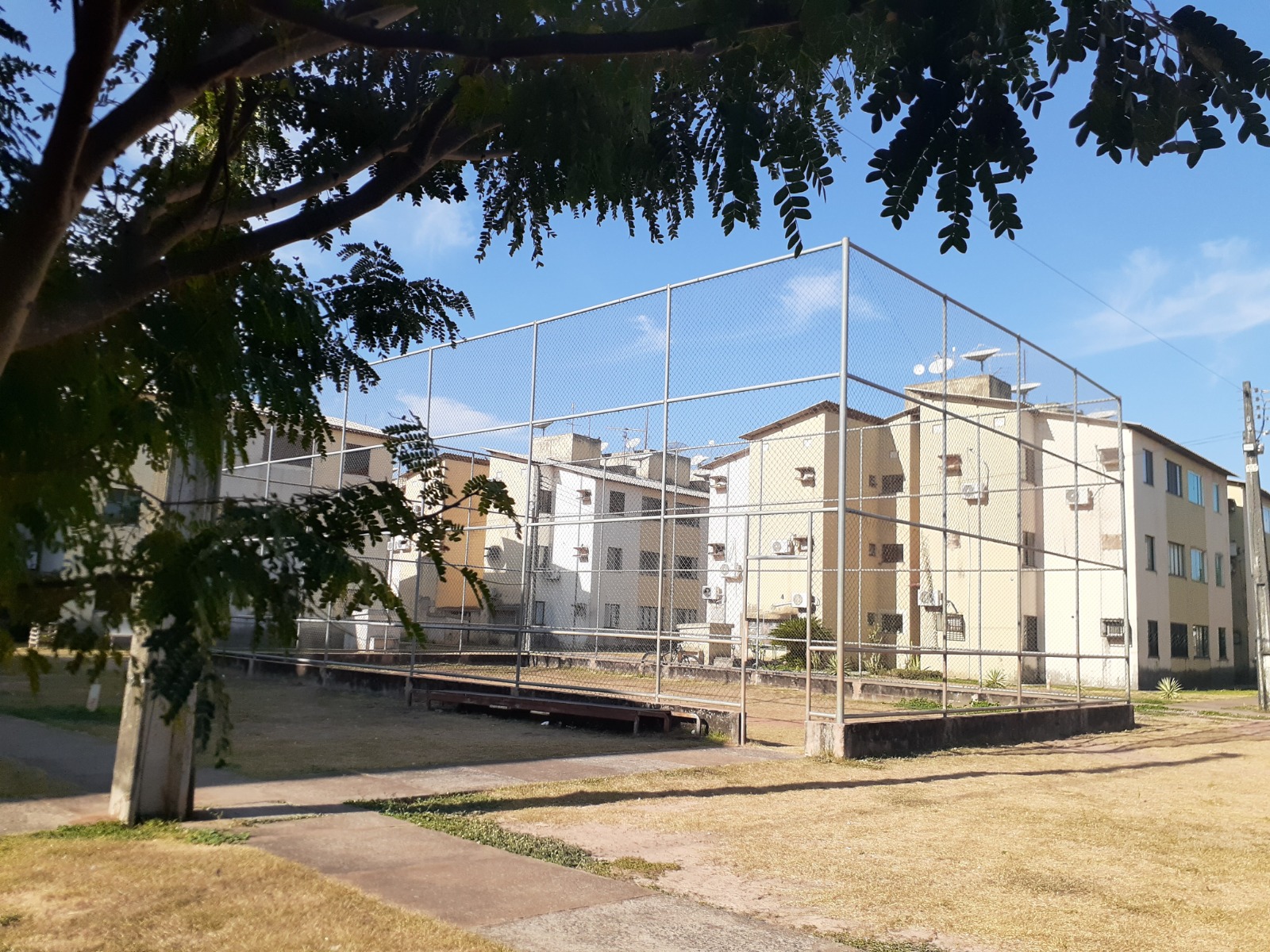 VENDE-SE APARTAMENTO