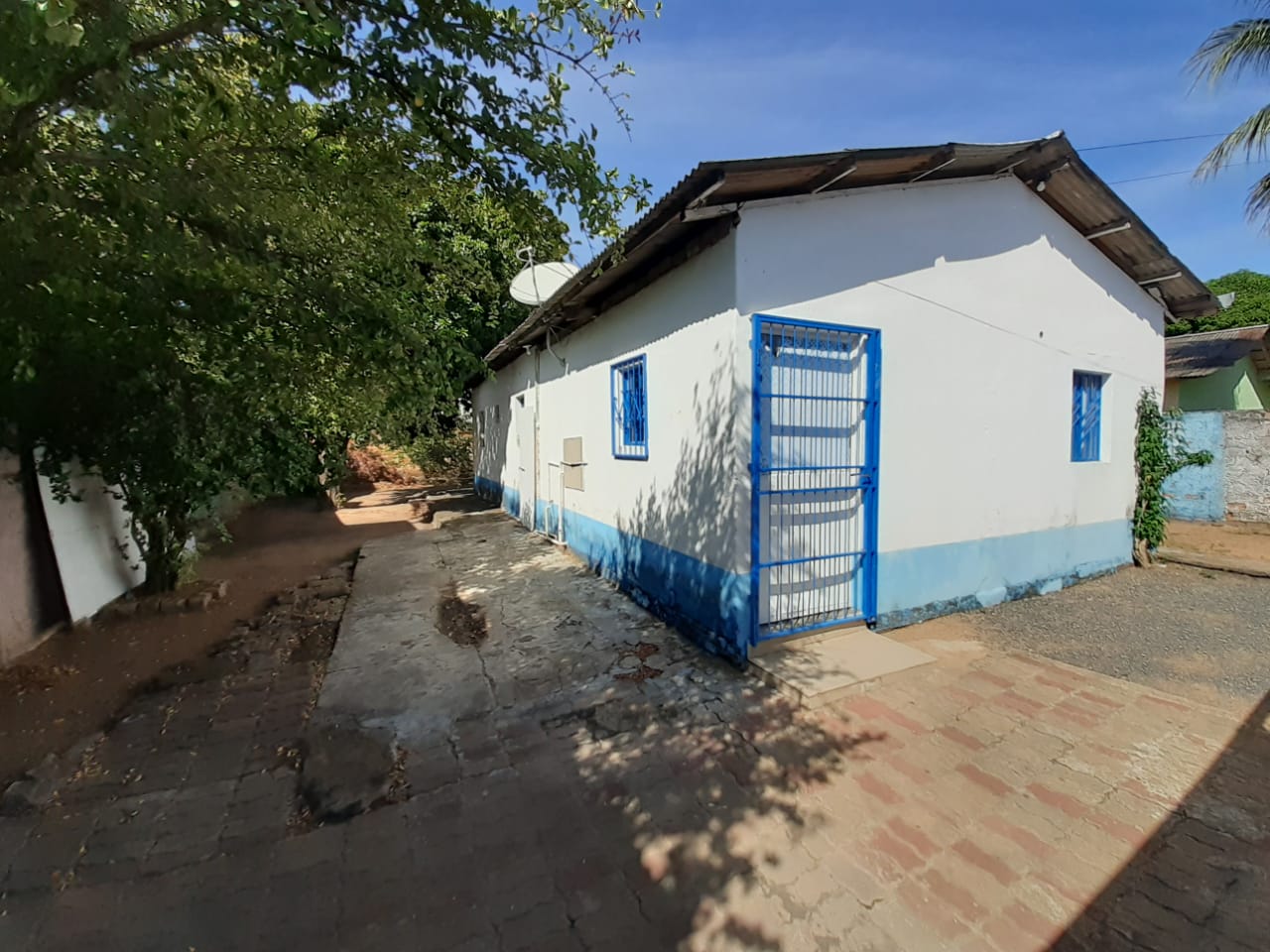 VENDE-SE CASA