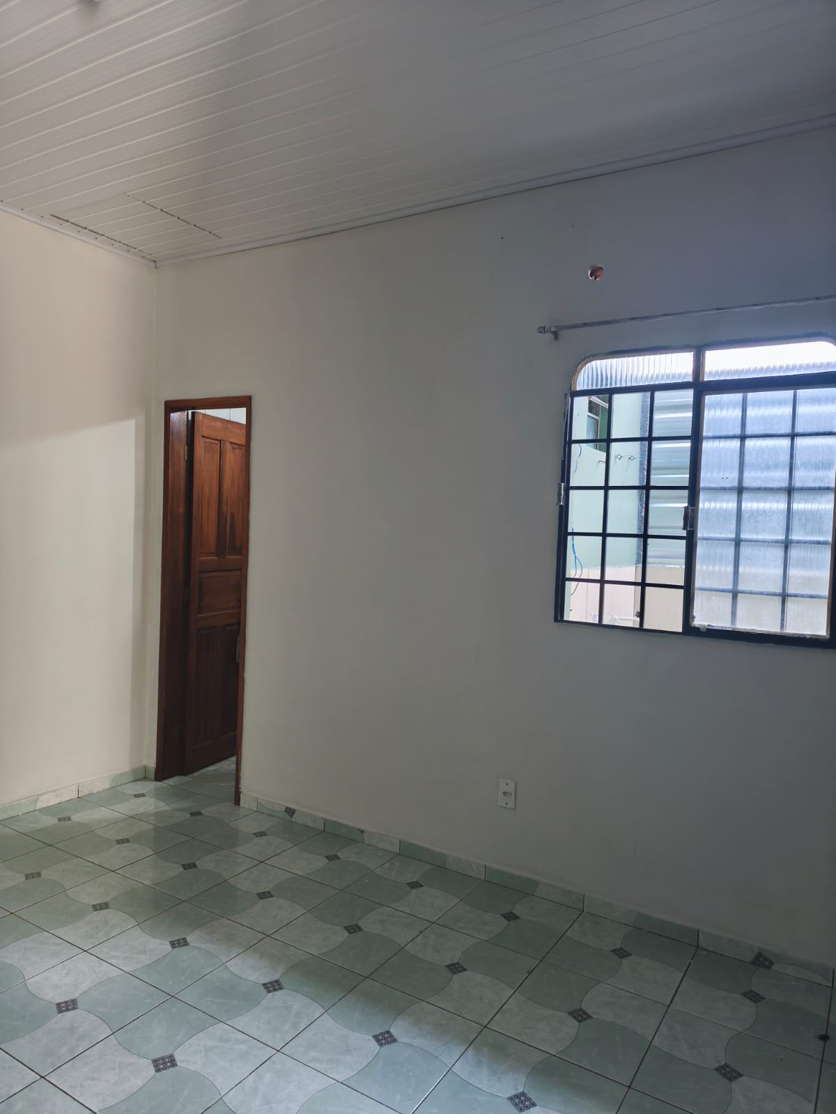 ALIUGA-SE