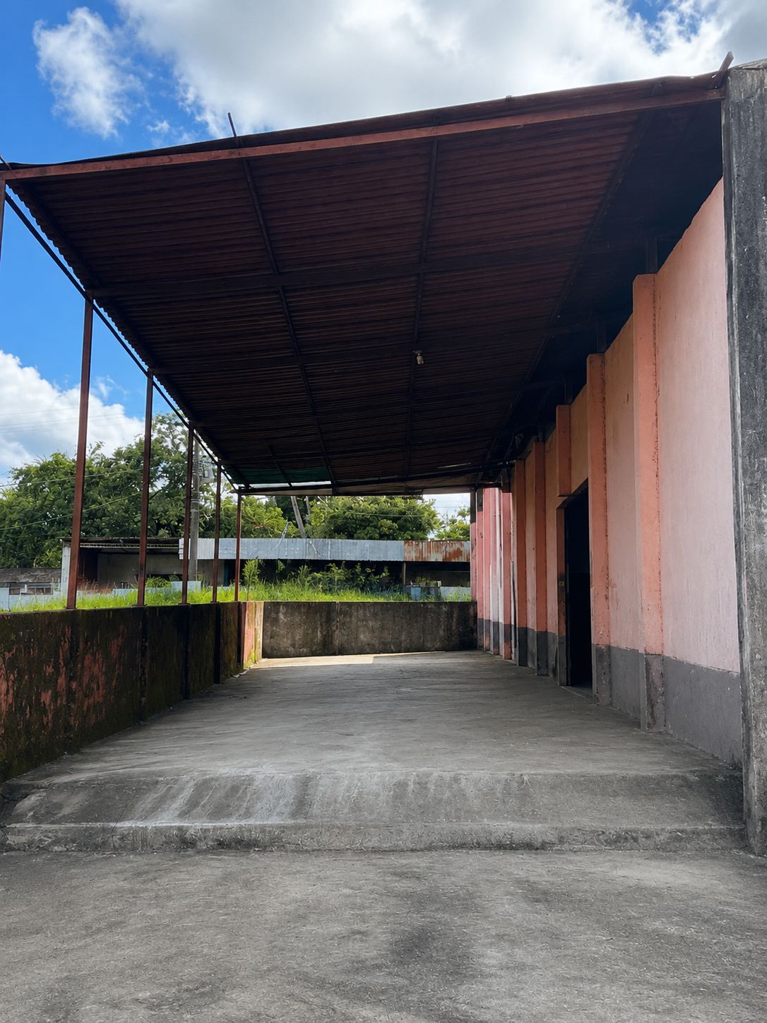 ALUGA-SE ESPAÇO EM PACARAIMA