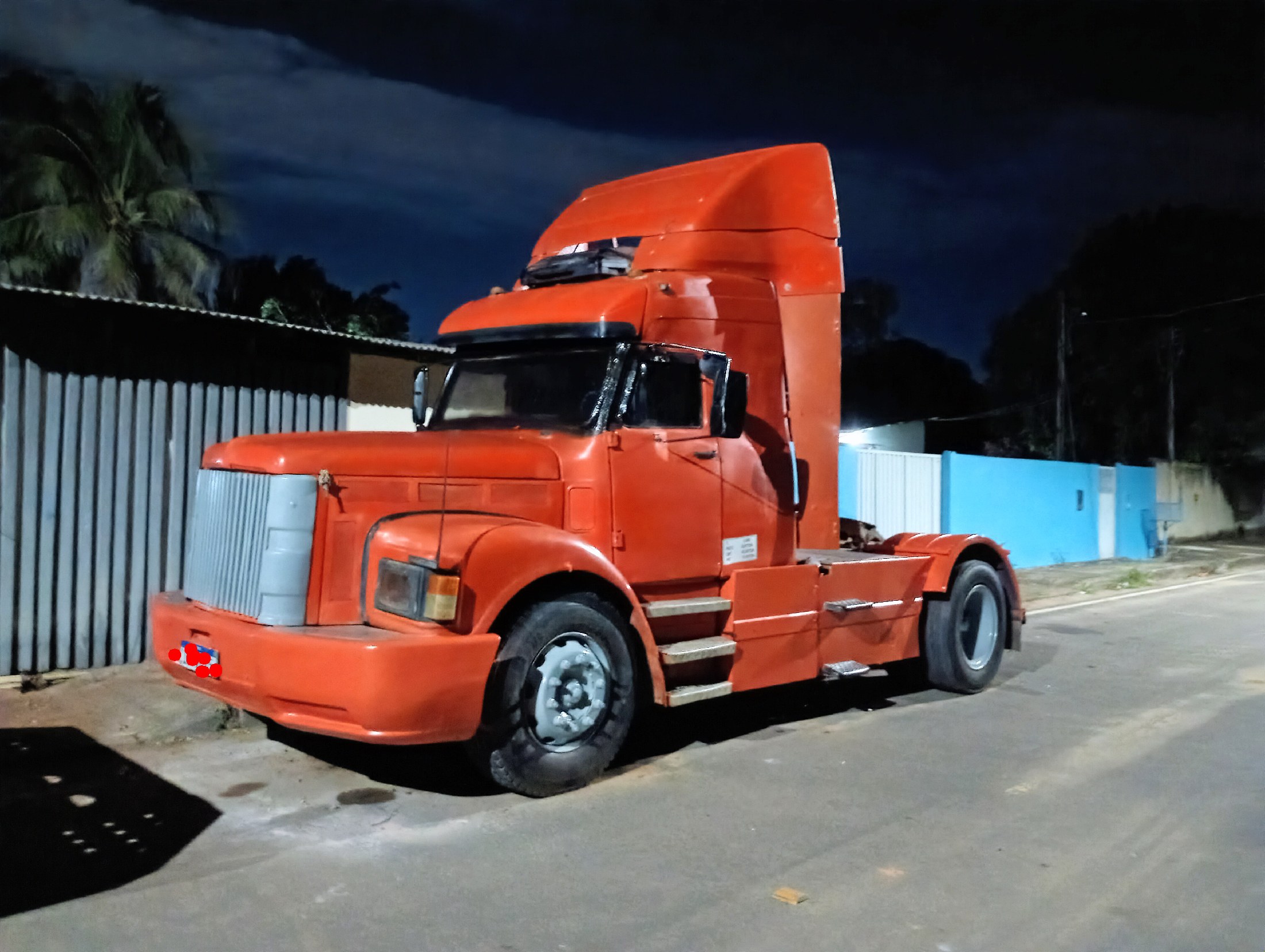 Scania 113H com Prancha
