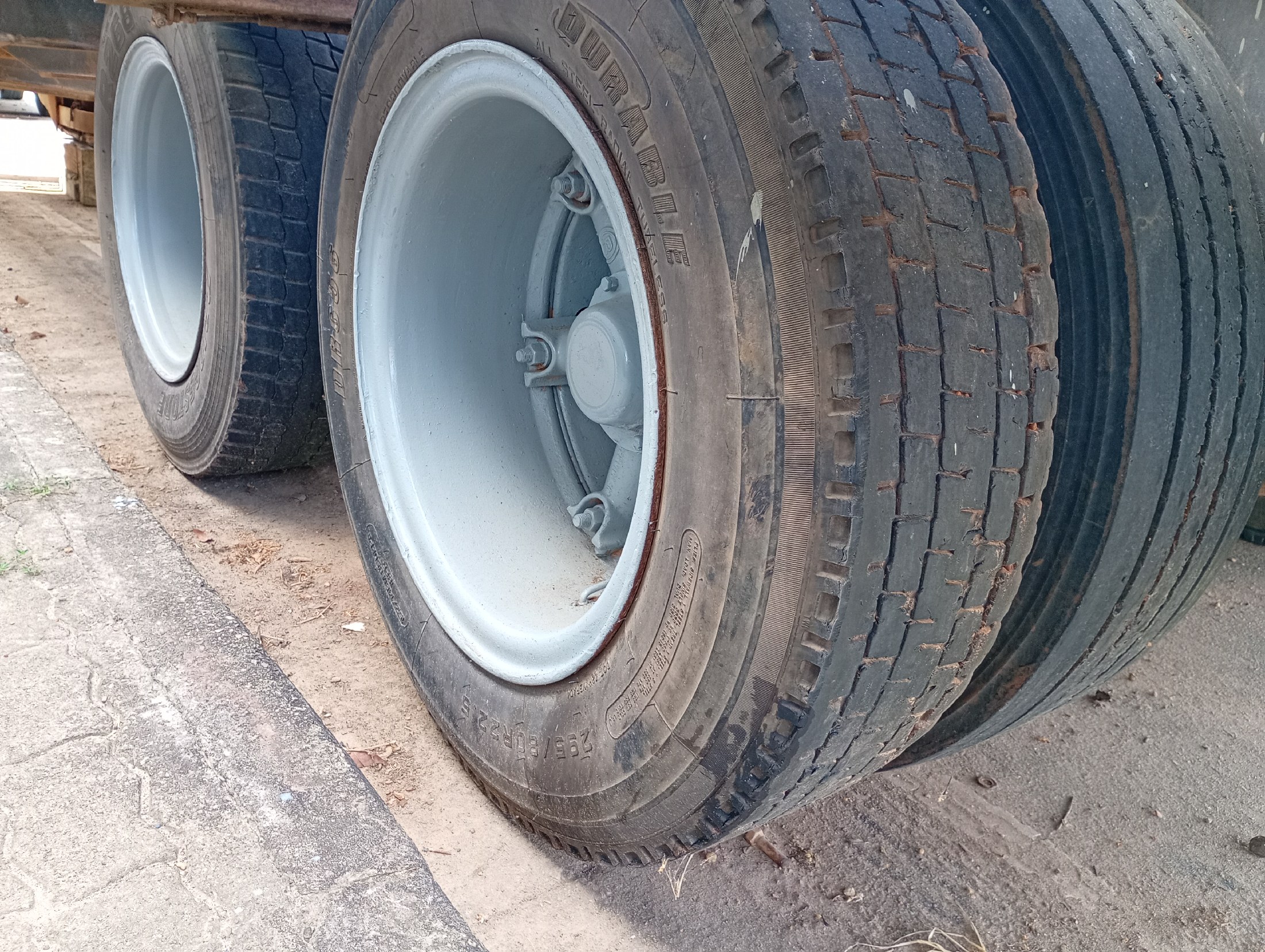 Scania 113H com Prancha