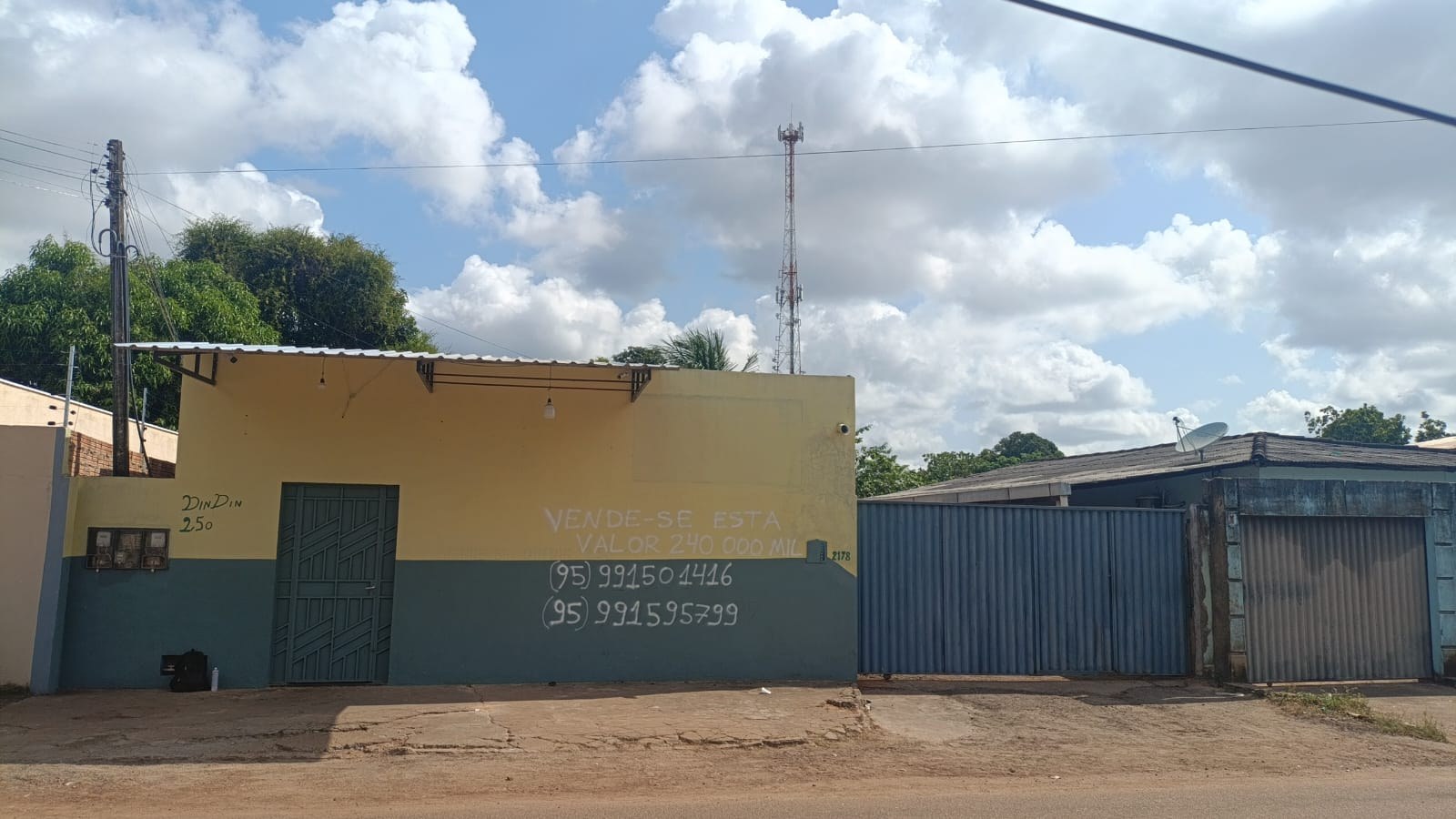 vende-se uma casa.